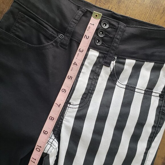 Frankie Stein Monster High Screen Worn Skinny Black & White Striped Skull Jeans - Picture 8 of 10